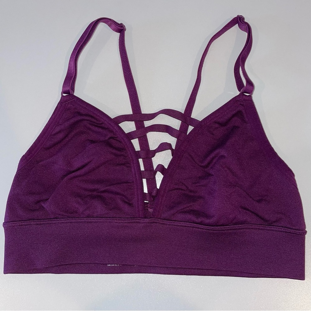🔥 3 for $15 🔥
Victorias secret sports bra size small